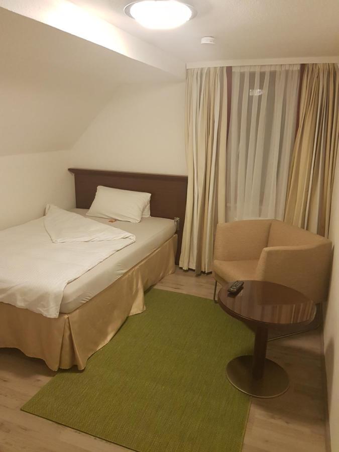 Hotel Pension Bluechersruh Bad Berneck im Fichtelgebirge Δωμάτιο φωτογραφία